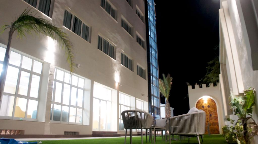 Detalle balcon fachada principal La Laguna Gran Hotel